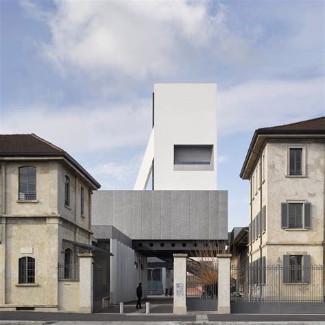 fondazione prada entrata gratis|prada foundation oma.